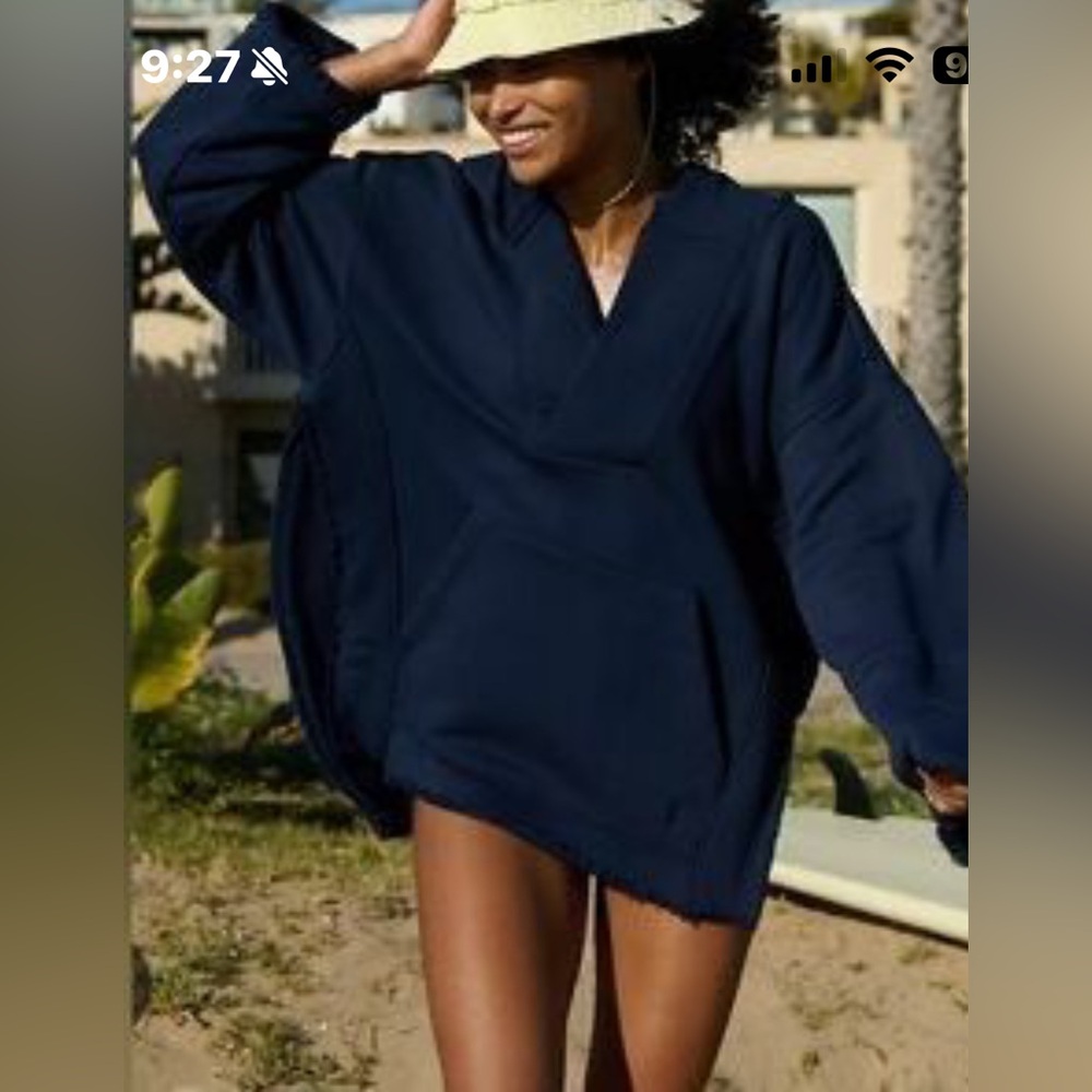 NWT FP Movement 
Free Spirit Tunic 
Size Small 
Color: Navy 
Oversized
